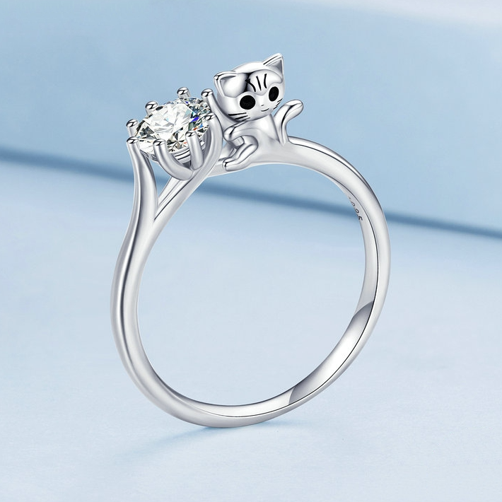 Solitaire Ring with Cat