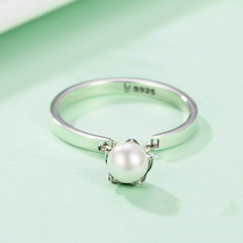 Ring with Pearl